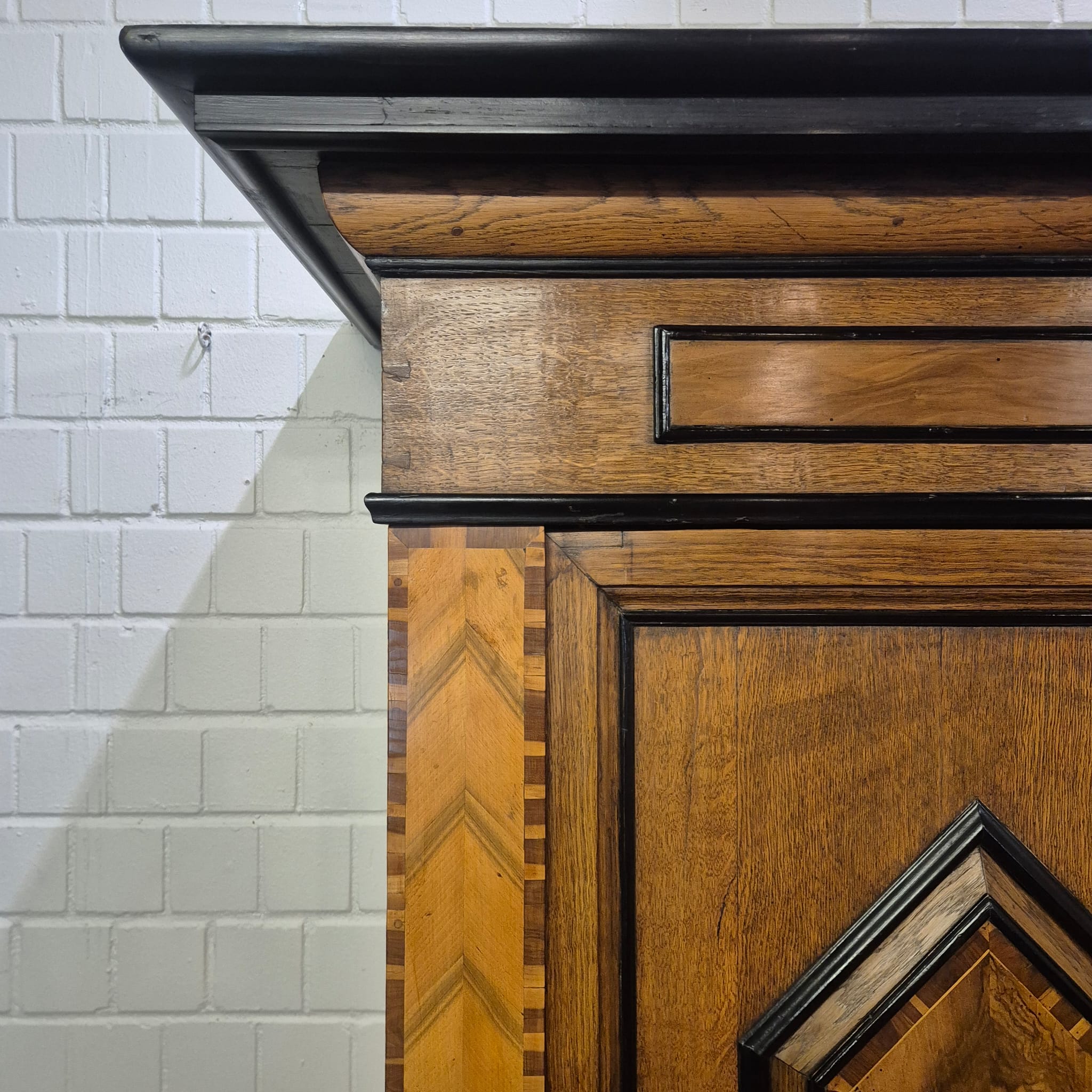 Dielenschrank Kleiderschrank Spätbarock 1800 Eiche – Bild 15