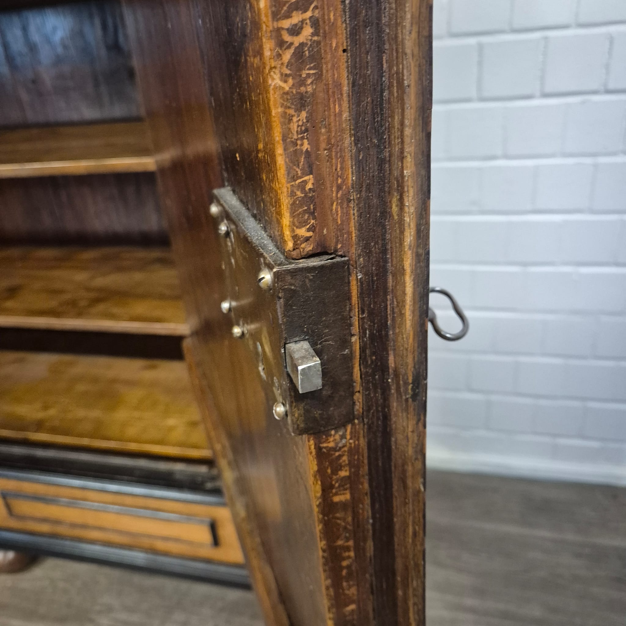 Dielenschrank Kleiderschrank Spätbarock 1800 Eiche – Bild 24