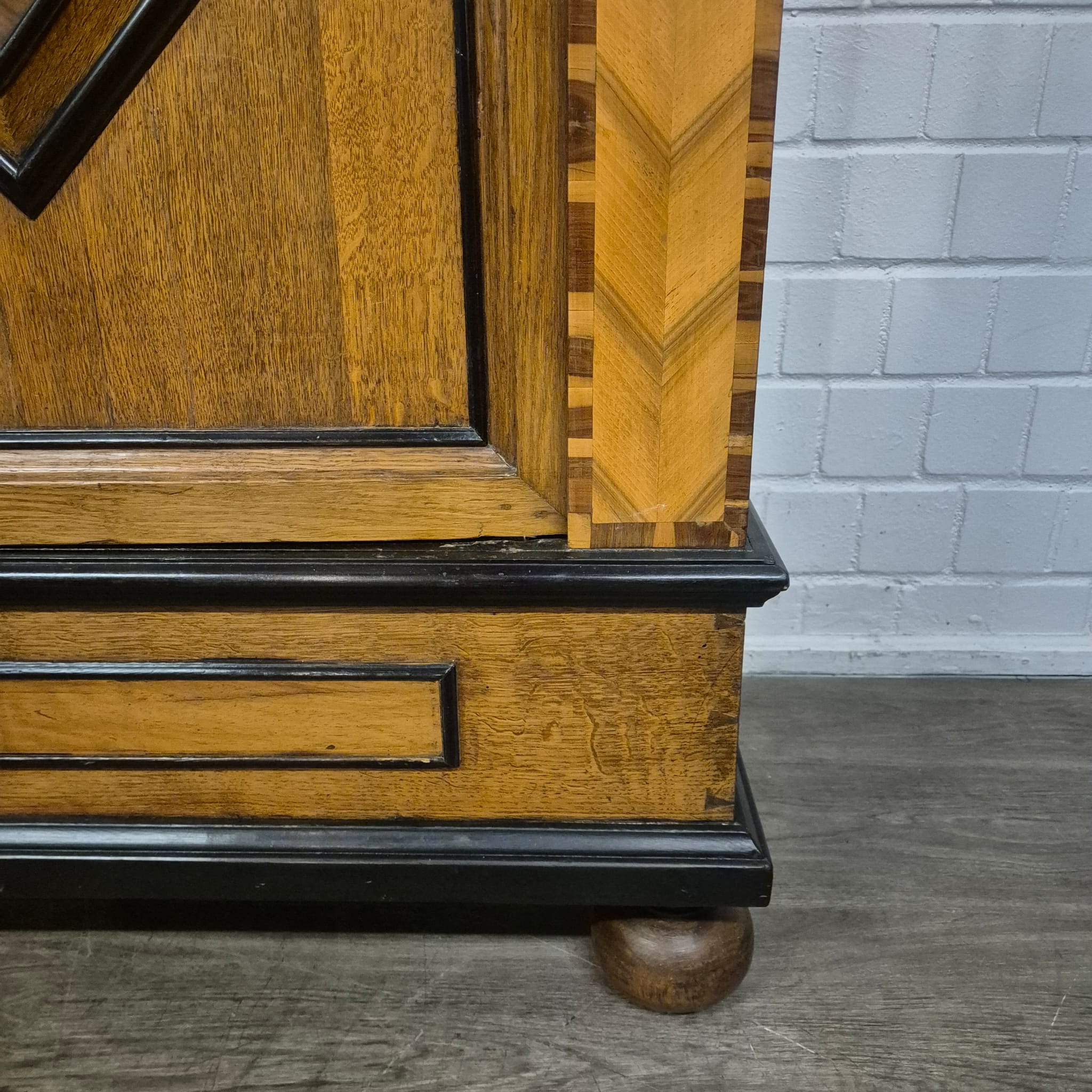 Dielenschrank Kleiderschrank Spätbarock 1800 Eiche – Bild 10