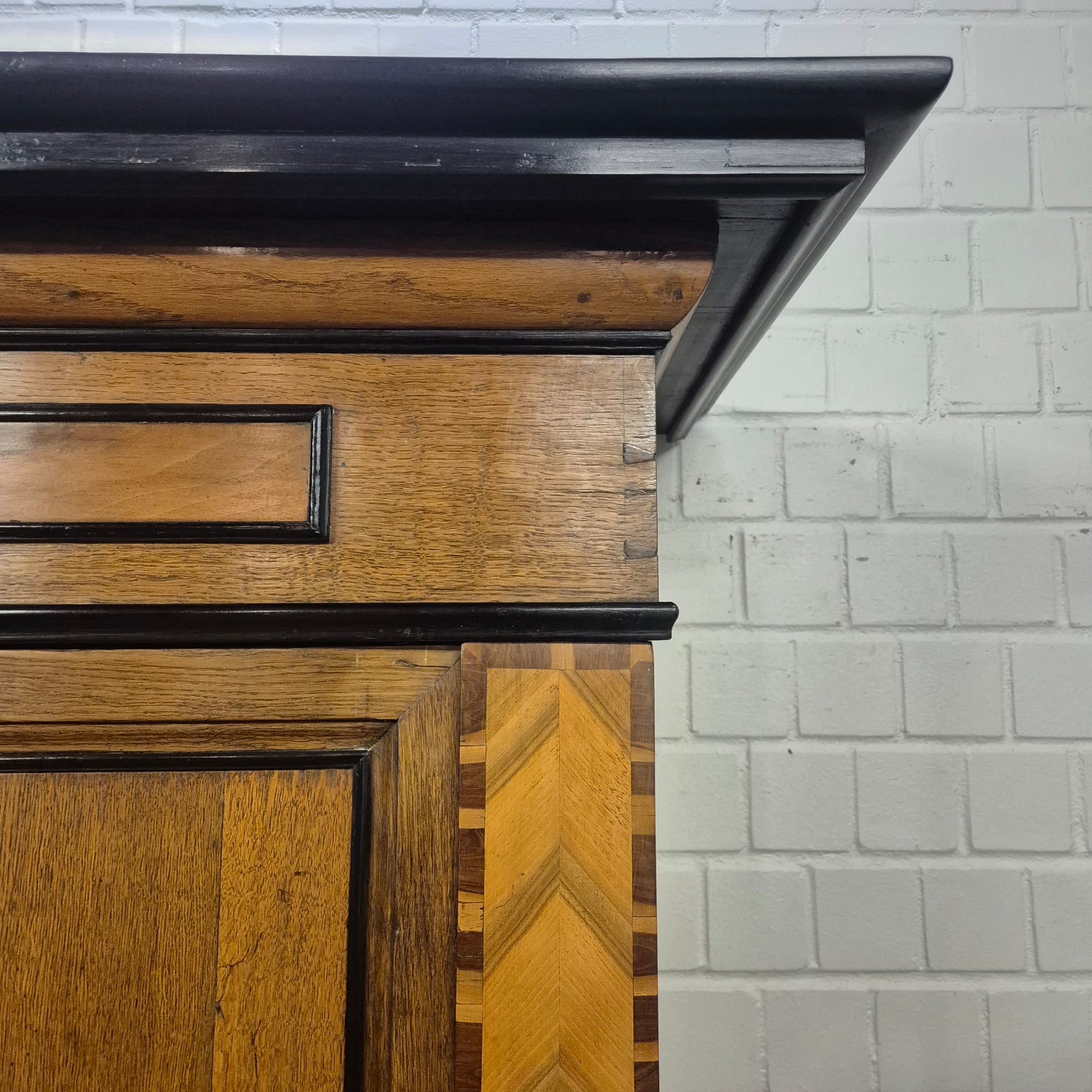 Dielenschrank Kleiderschrank Spätbarock 1800 Eiche – Bild 16