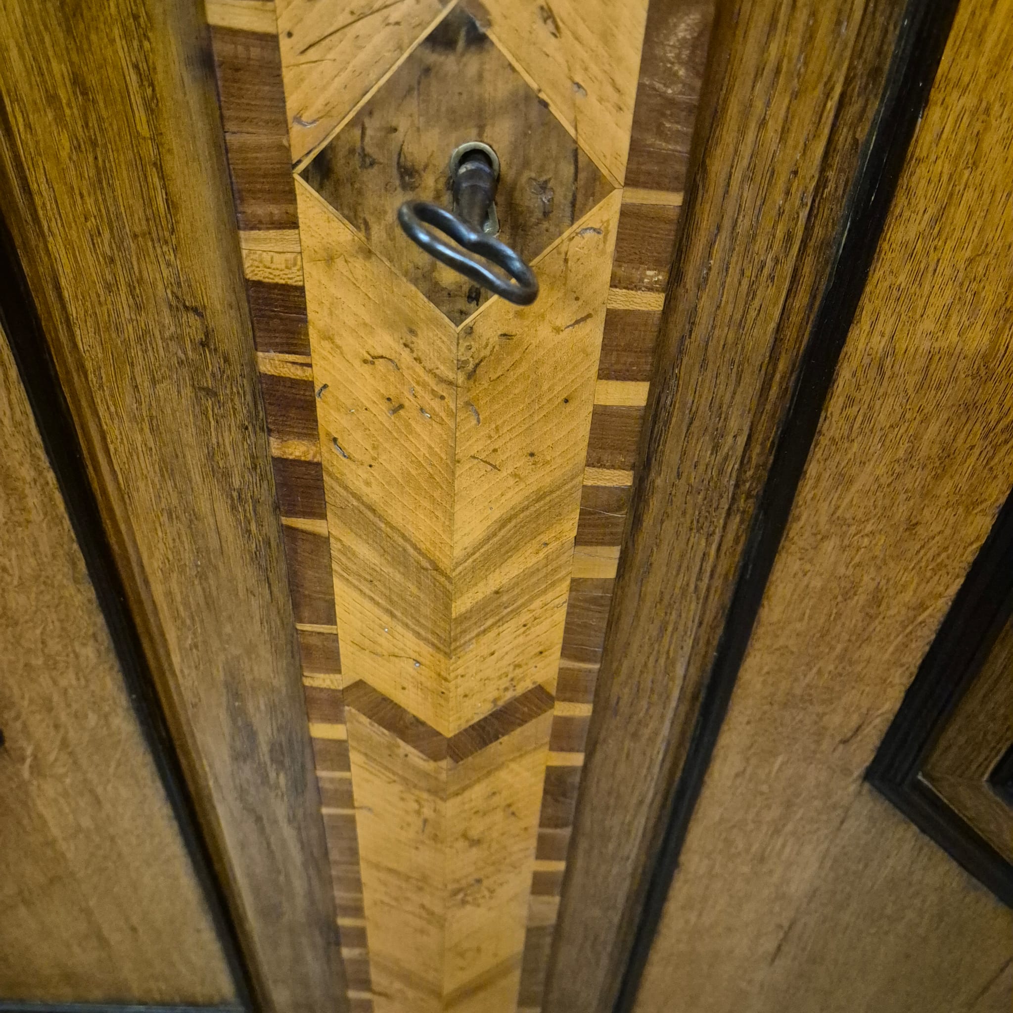 Dielenschrank Kleiderschrank Spätbarock 1800 Eiche – Bild 18