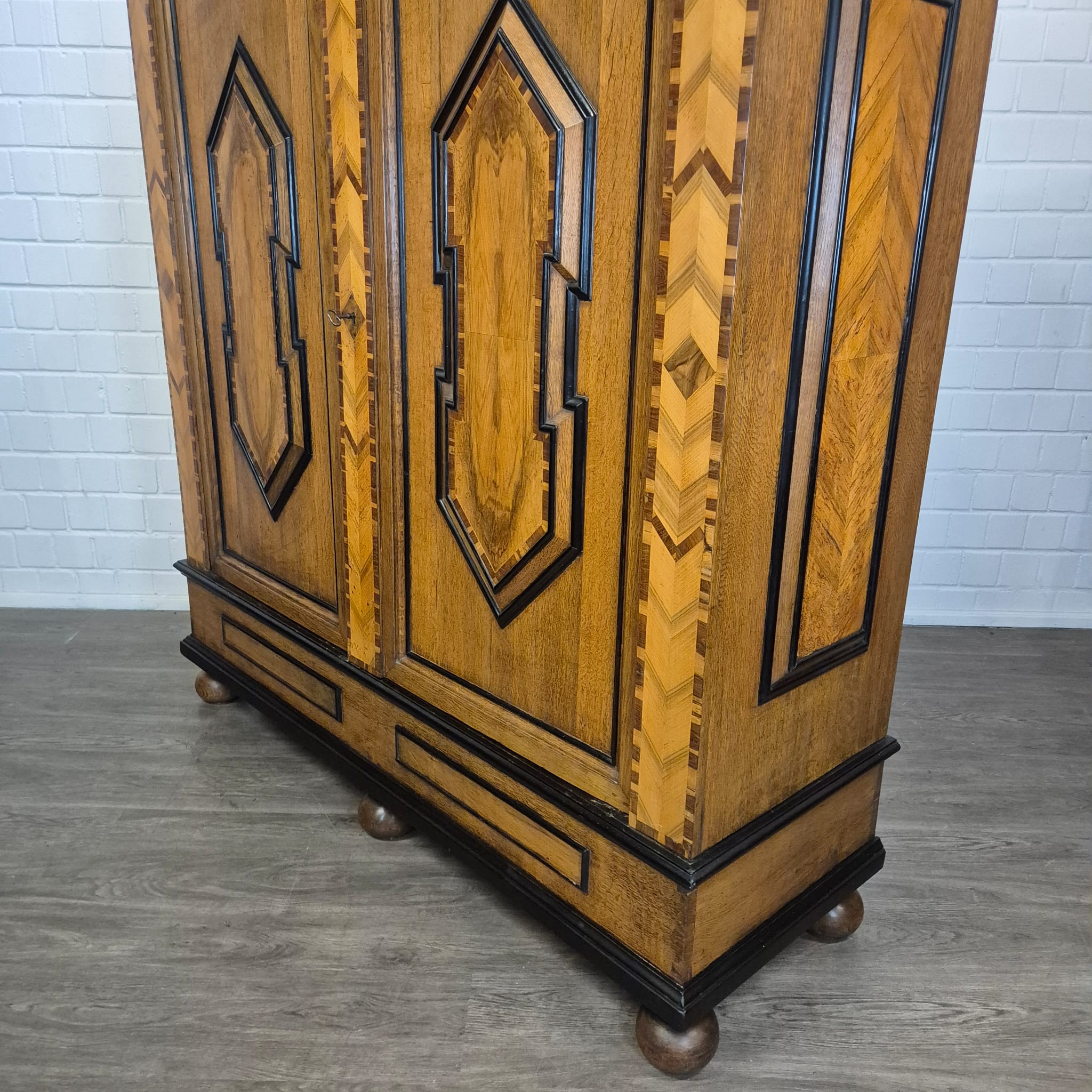 Dielenschrank Kleiderschrank Spätbarock 1800 Eiche – Bild 11