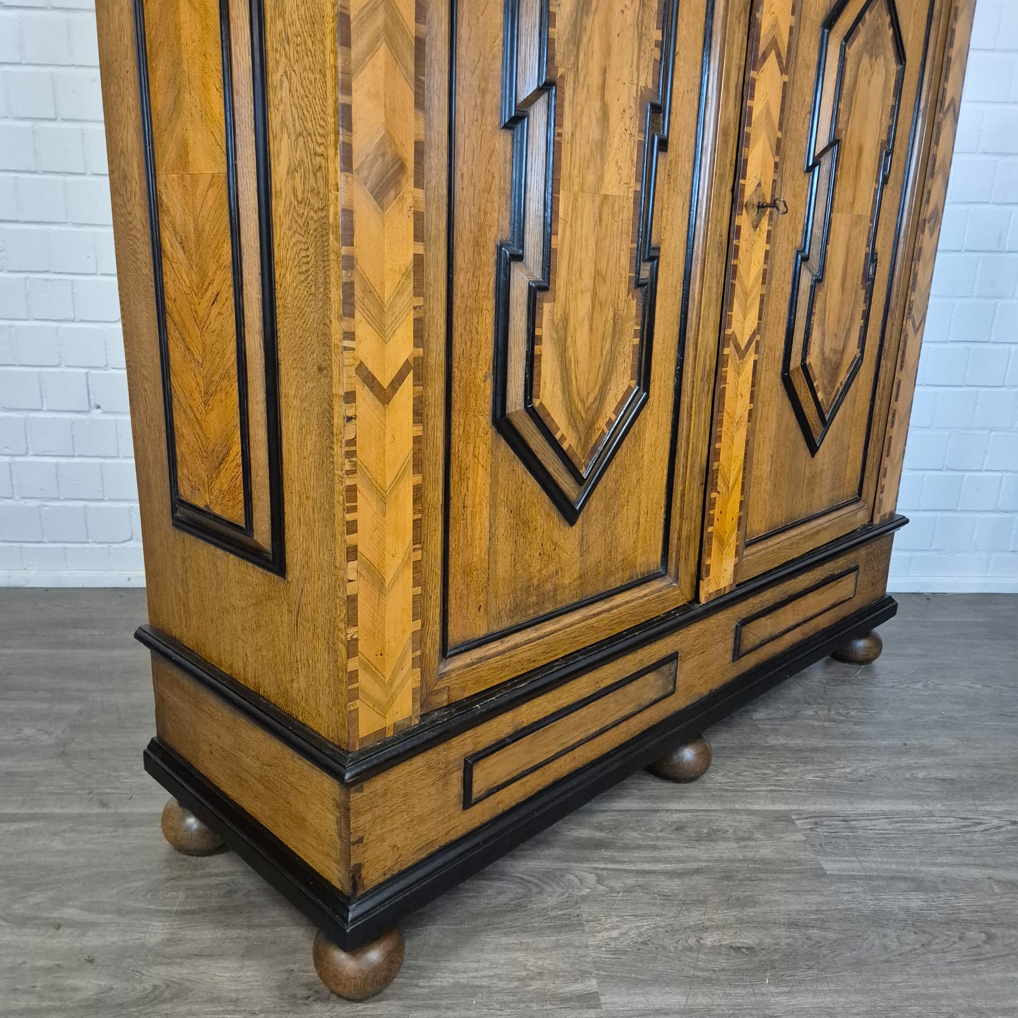 Dielenschrank Kleiderschrank Spätbarock 1800 Eiche – Bild 8