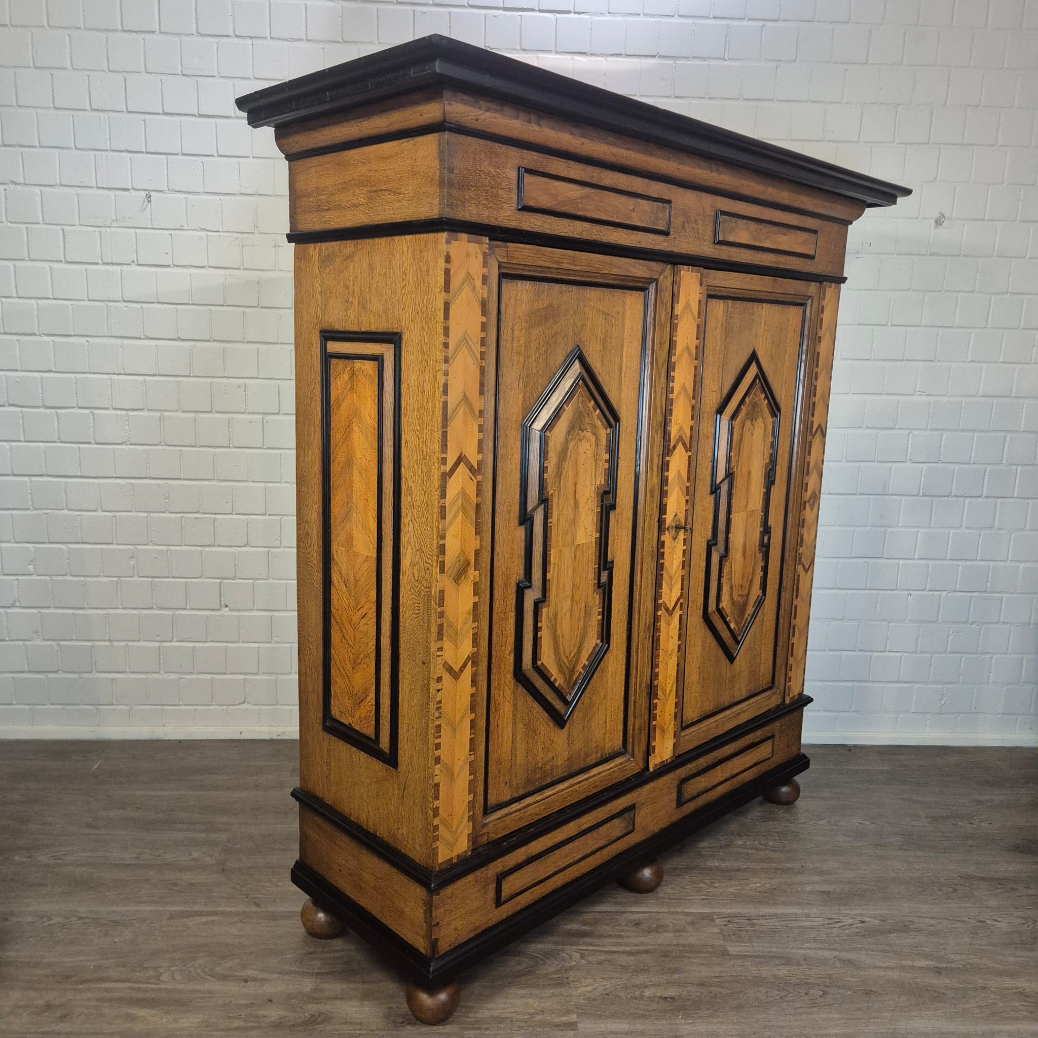Dielenschrank Kleiderschrank Spätbarock 1800 Eiche – Bild 4