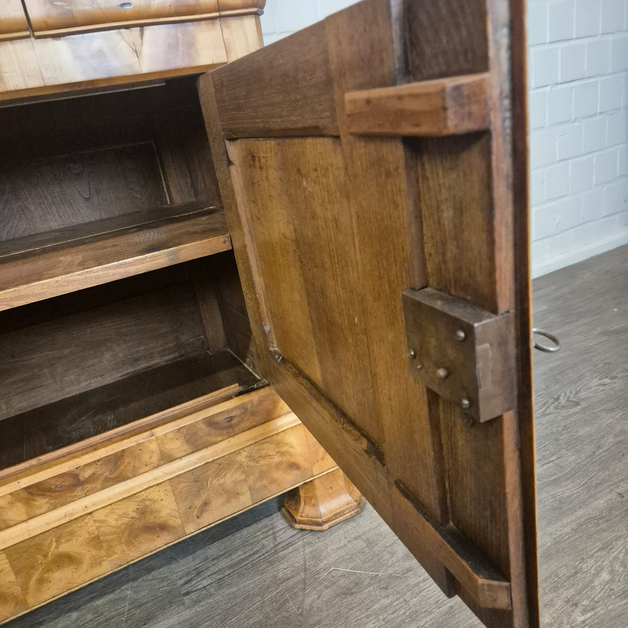Aufsatzschrank Spätbiedermeier 1850 Kirschbaum – Bild 25