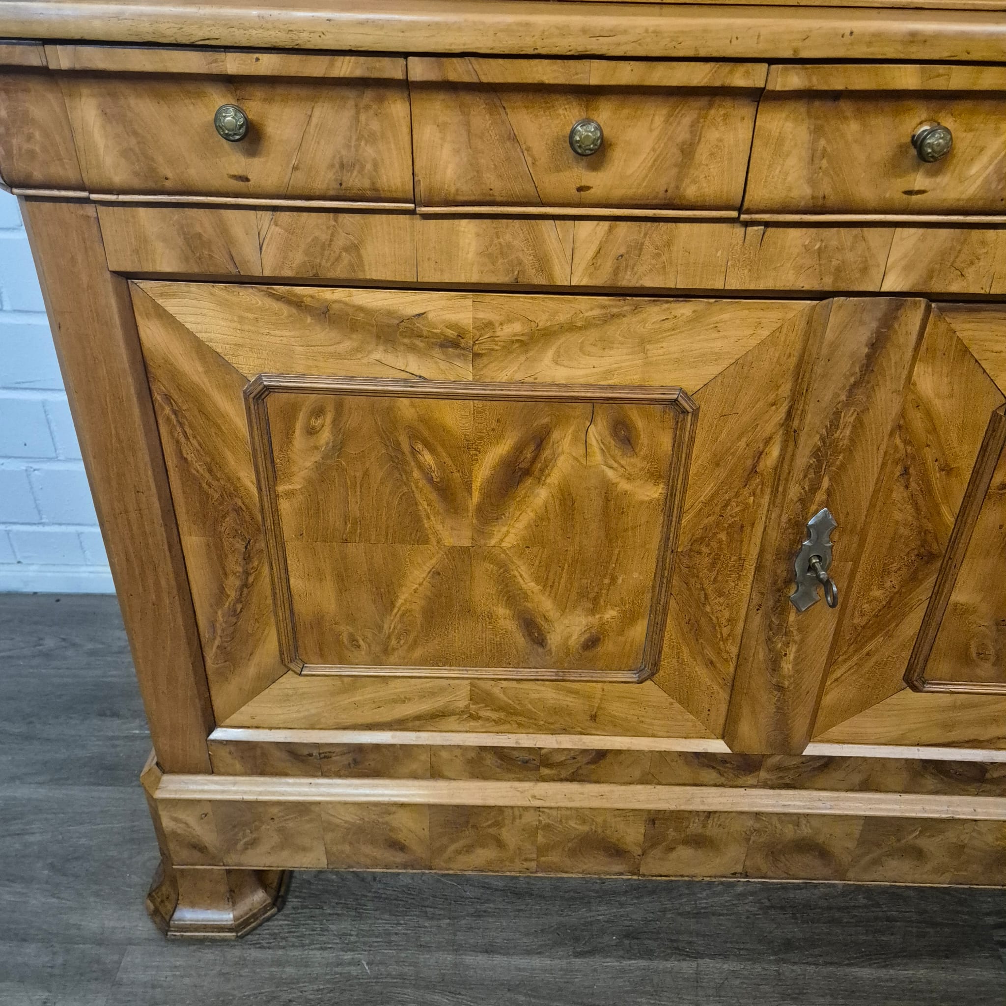 Aufsatzschrank Spätbiedermeier 1850 Kirschbaum – Bild 10