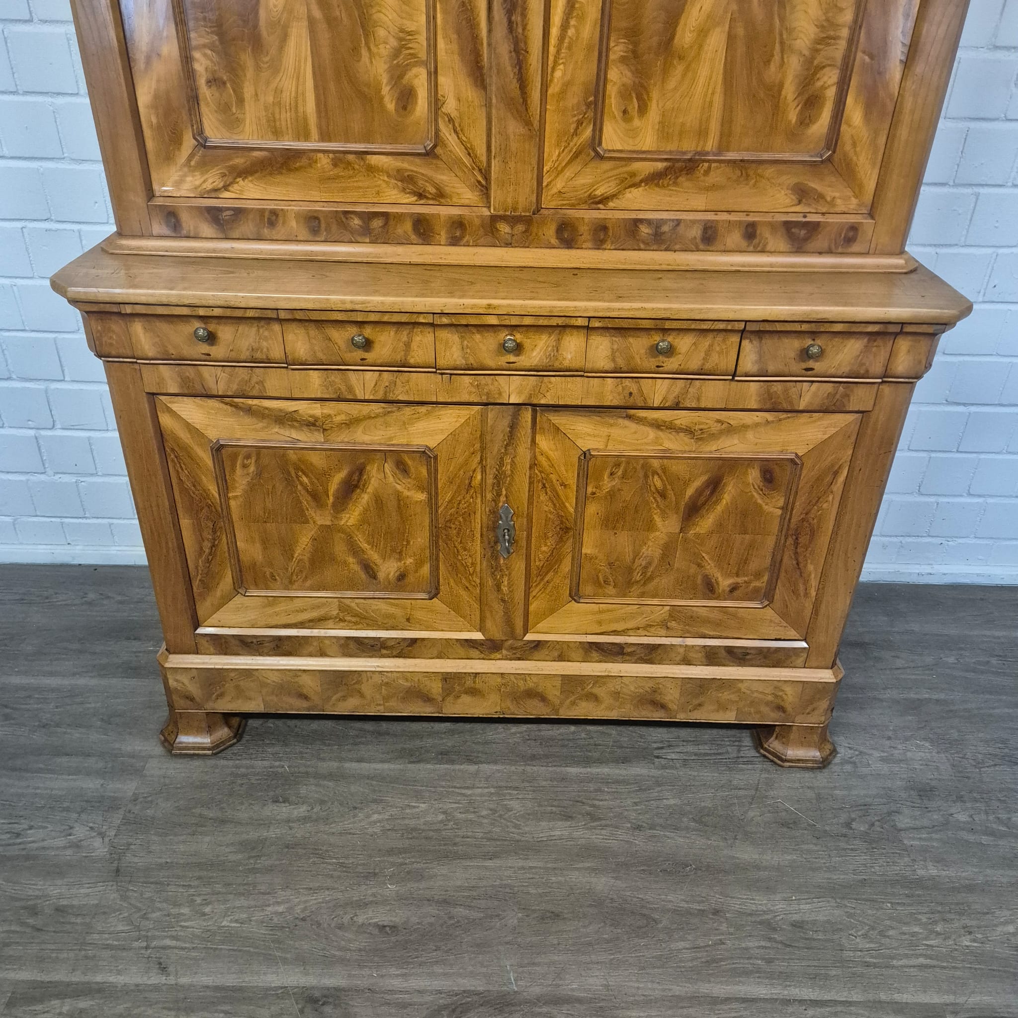 Aufsatzschrank Spätbiedermeier 1850 Kirschbaum – Bild 7