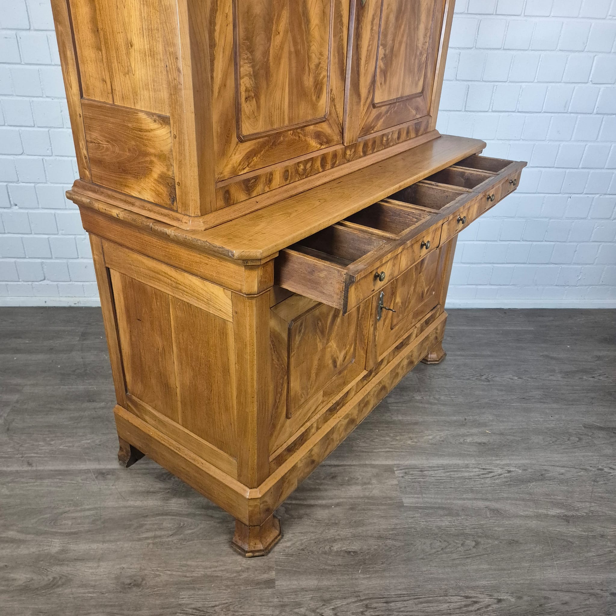 Aufsatzschrank Spätbiedermeier 1850 Kirschbaum – Bild 23