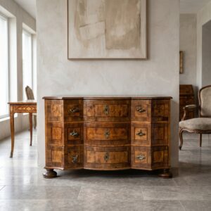 Kommode Spätbarock 1770 Nussbaum