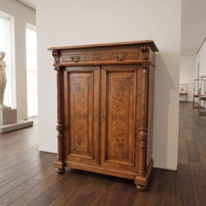 Vertiko Gründerzeit 1880 Nussbaum