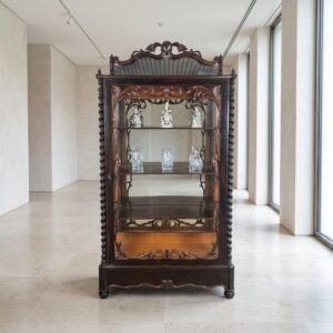 Vitrine Geschirrschrank Neorokoko 1860 Nussbaum