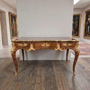 Schreibtisch Barockstil Nussbaum 1,40 m