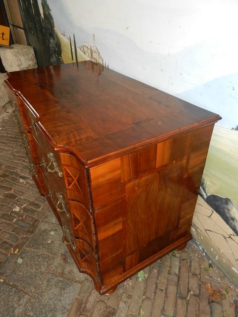 Kommode Barock 1760 Nussbaum