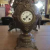 Kaminuhr mit Kerzenständer Frankreich 1850 Messing