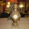 Kaminuhr mit Kerzenständer Frankreich 1850 Messing