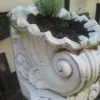 Blumenkübel auf Säule Muschel Steingut 1,15 m