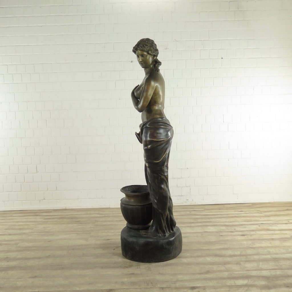Wasserspeier Frau Bronze 1,95 m