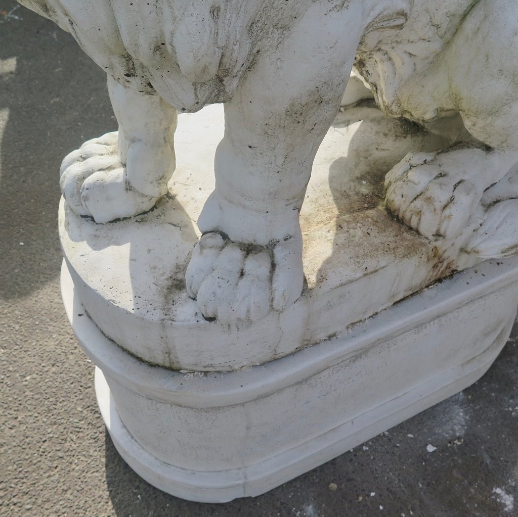 Löwe Stein 1,80