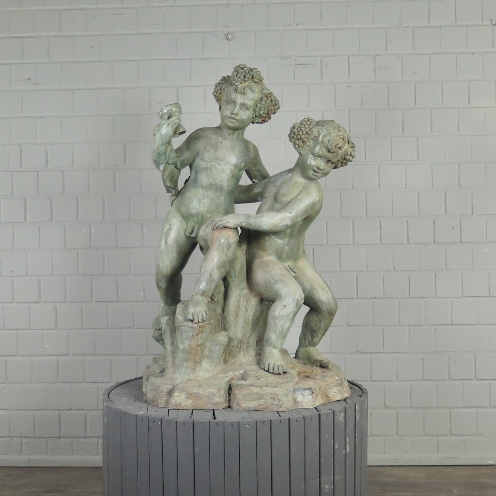 Skulptur Dekoration Putten mit Wein 1,13 m Bronze