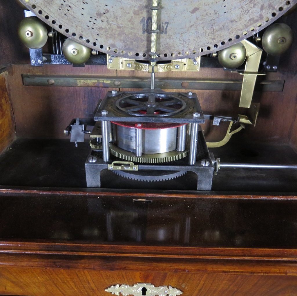 Spieluhr mit Glockenspiel Gründerzeit 1880 Nussbaum