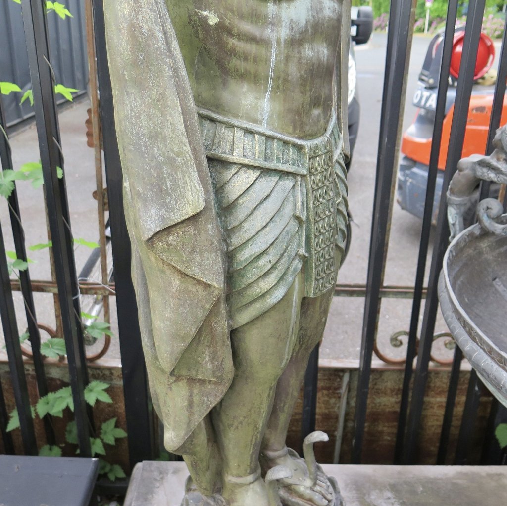 Skulptur Dekoration Ägypter mit Kübel Bronze 1,49 m